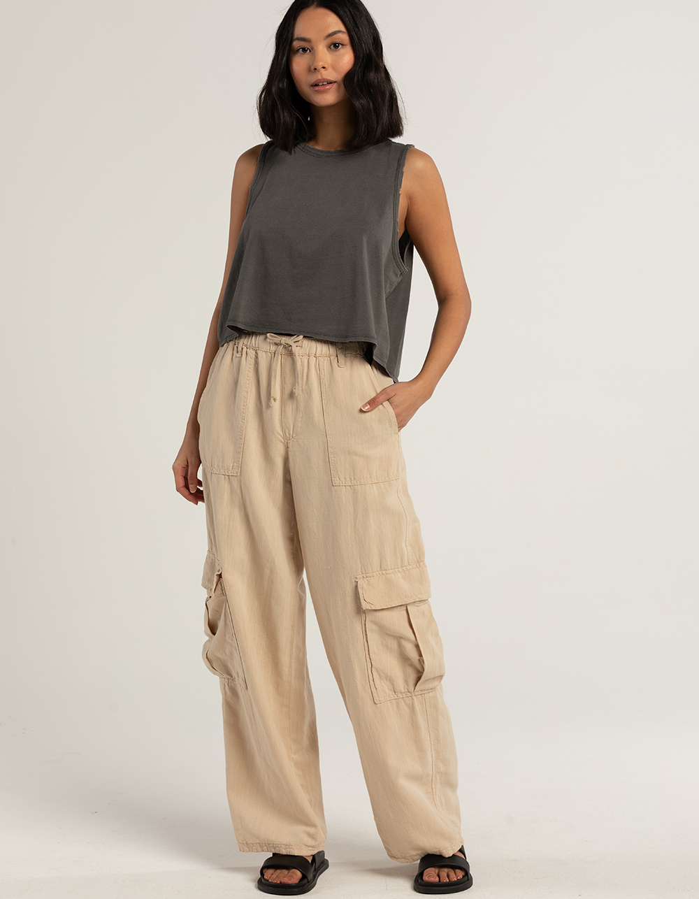 Bdg Urban Outfitters Luca Cotton & Linen Cargo Pants in Chocolate
