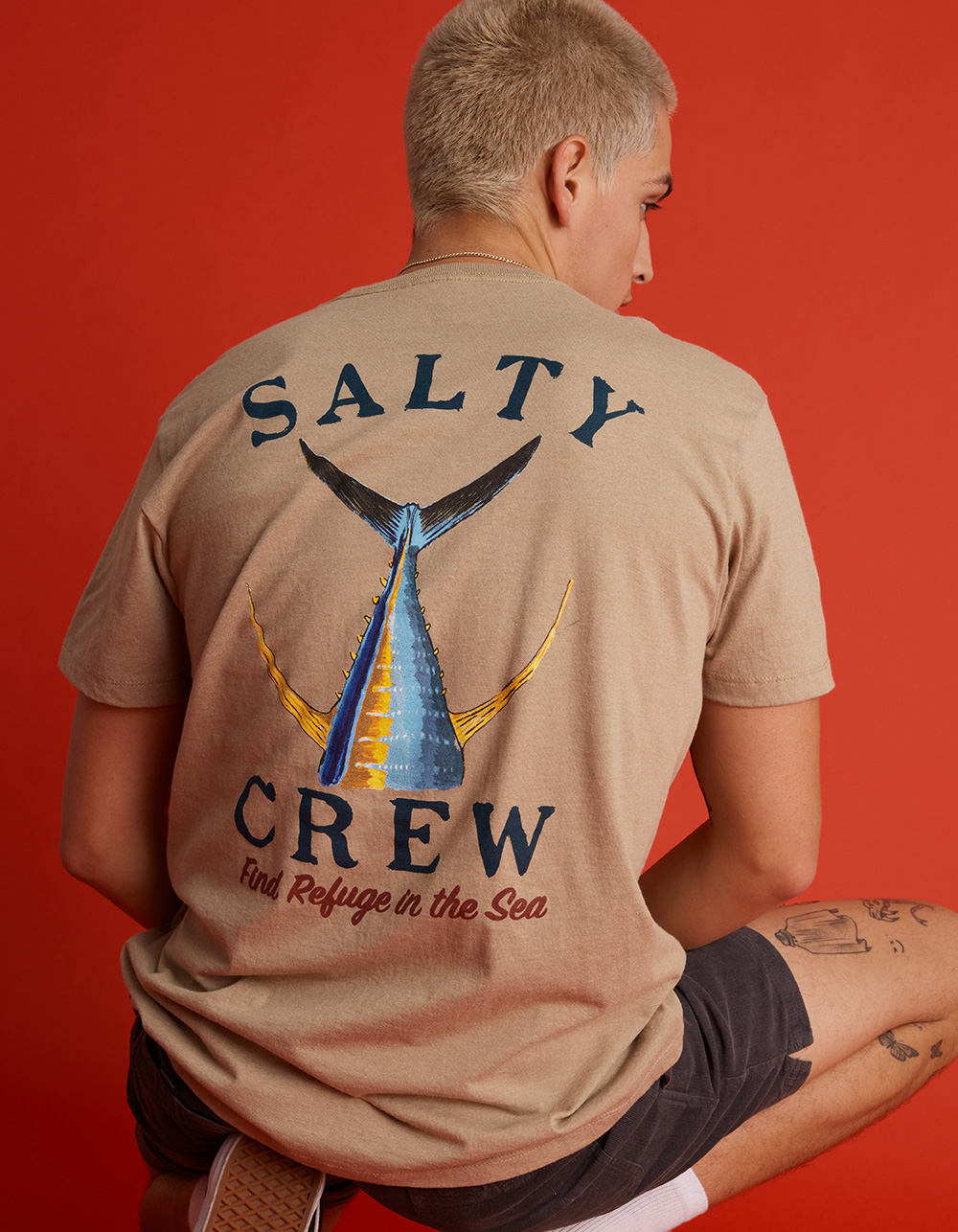 Salt Life Men's Hide N' Sea Woven Short Sleeve Performance Tee