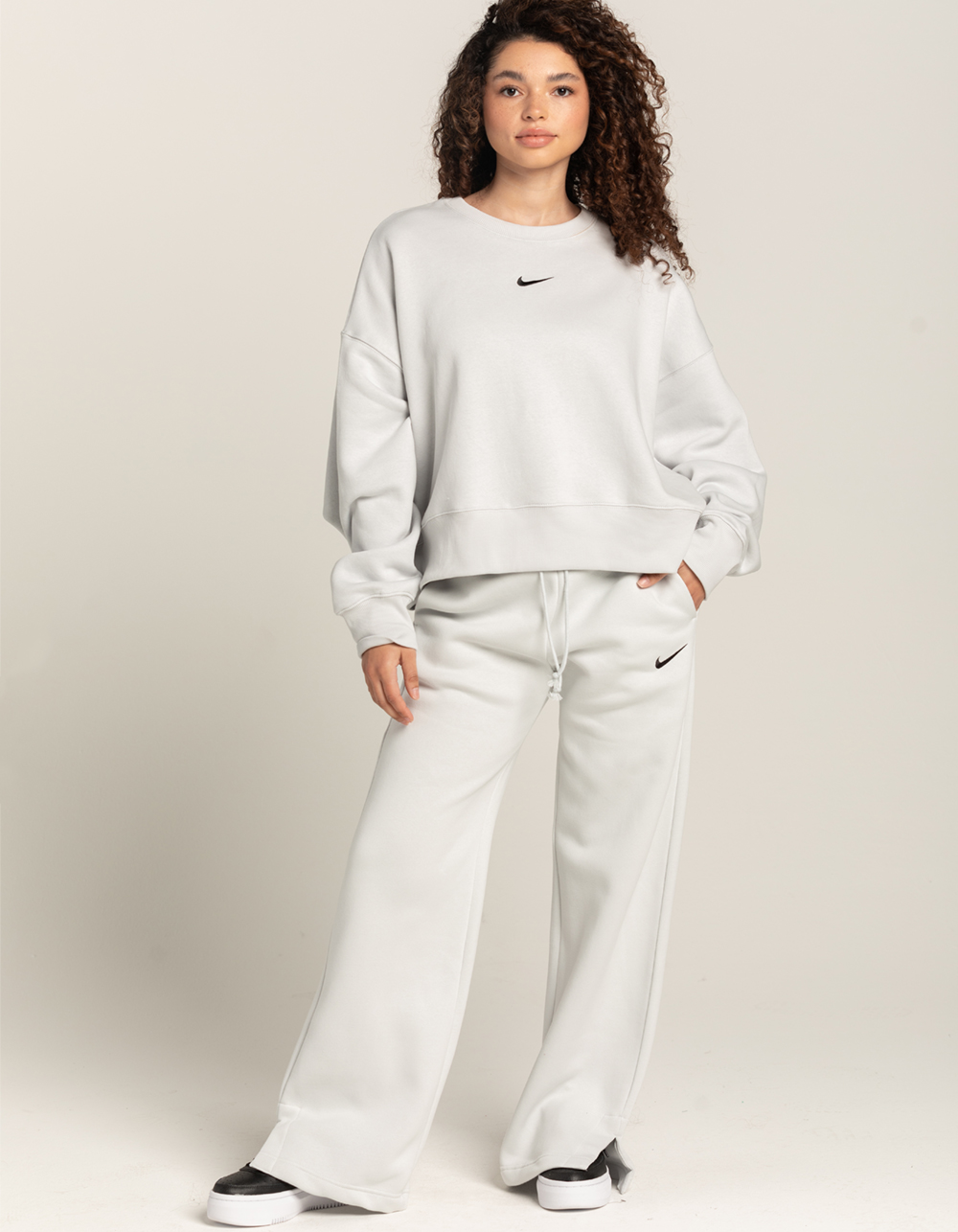 NIKE Sportswear Phoenix Womens Wide Leg Fleece Sweatpants - LIGHT