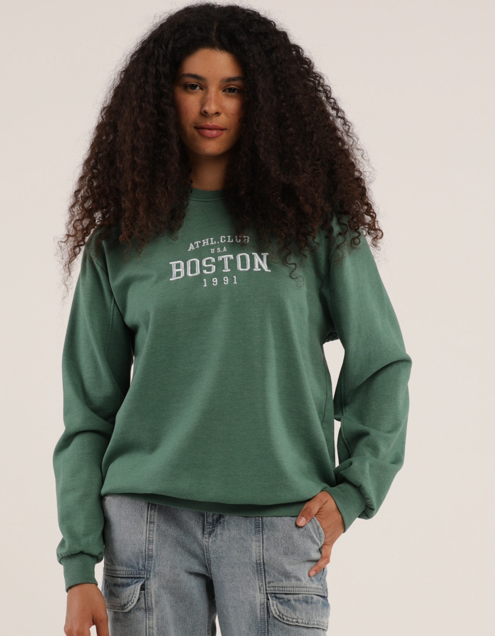 FULL TILT Boston Embroidered Womens Crewneck Sweatshirt - GREEN | Tillys