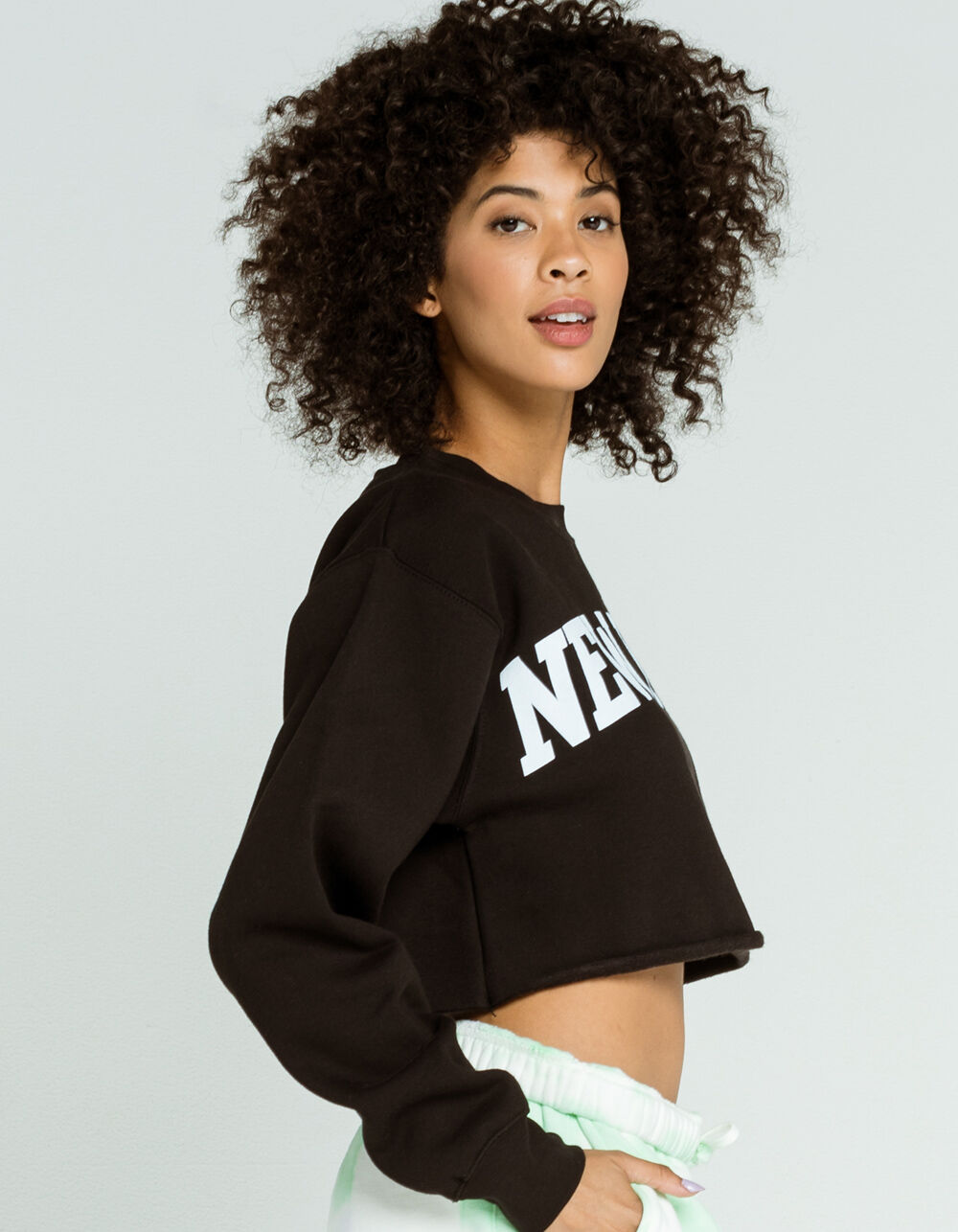 Cherry New York Cropped Hoodie Small / Black
