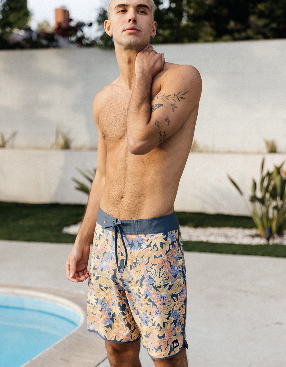 10 Pairs of the Best Board Shorts That Flatter Your Abs (Yes, They