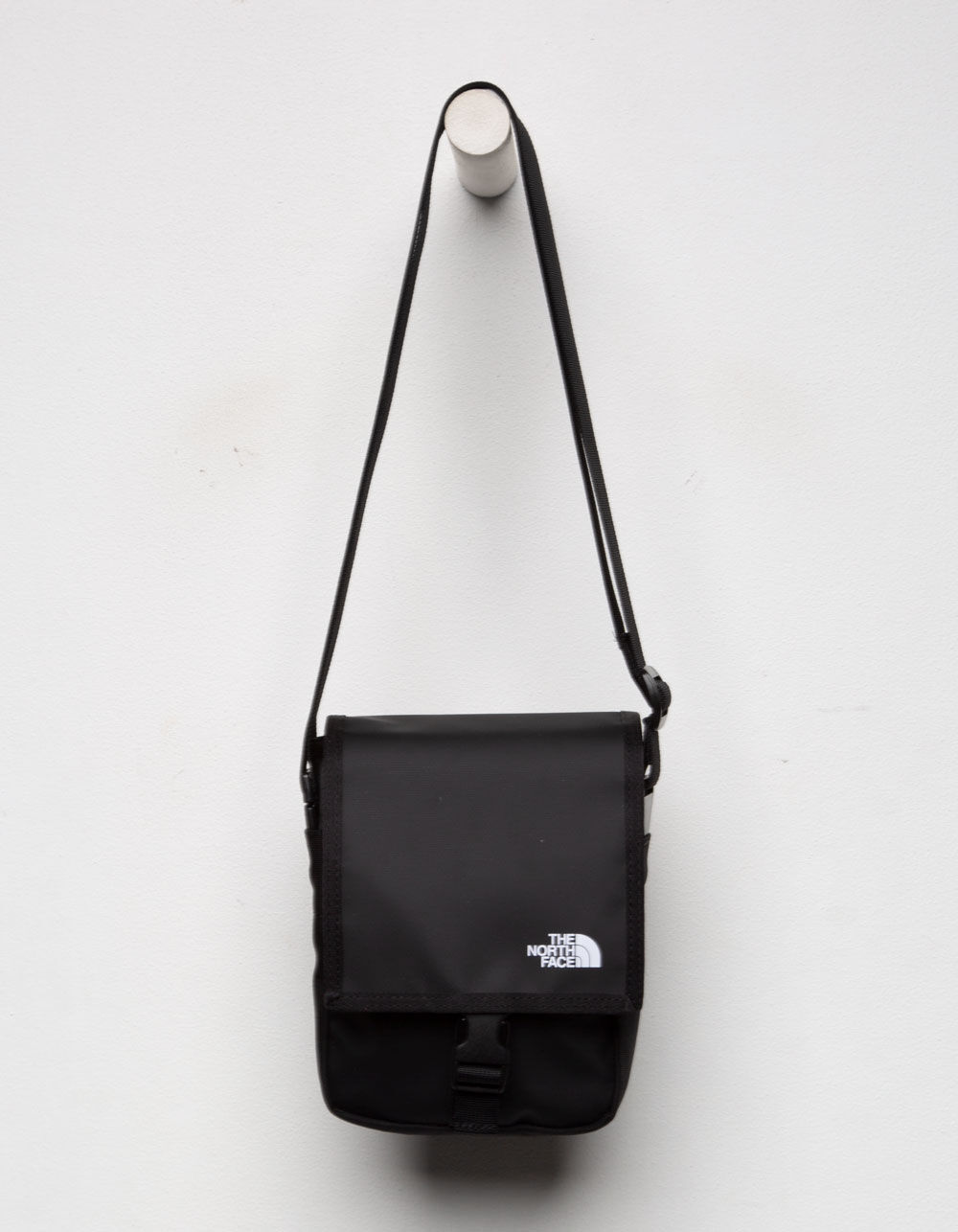 THE NORTH FACE Bardu Black Crossbody Bag - BLACK | Tillys