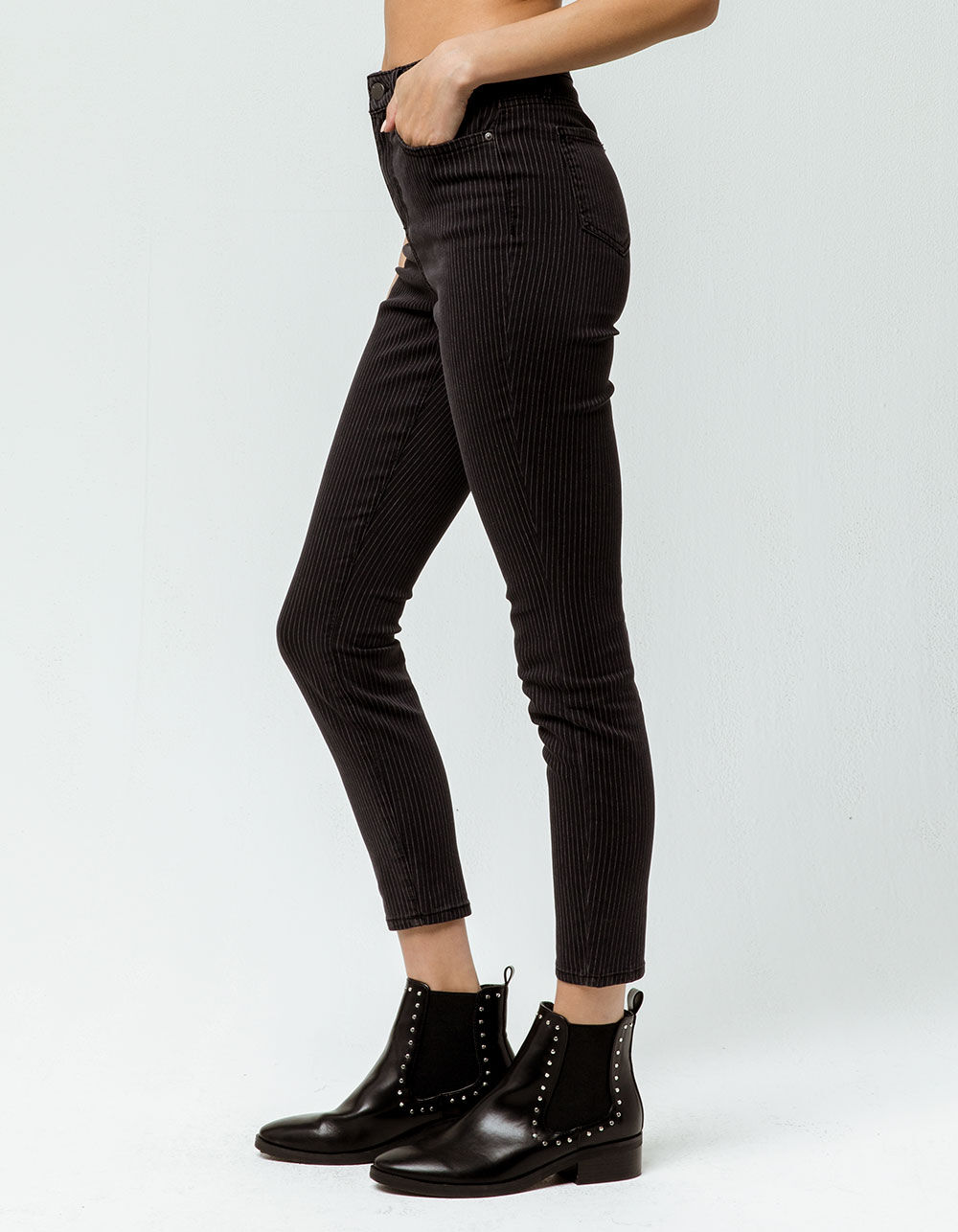 IVY & MAIN Stripe Womens Skinny Jeans - BLACK/WHITE | Tillys