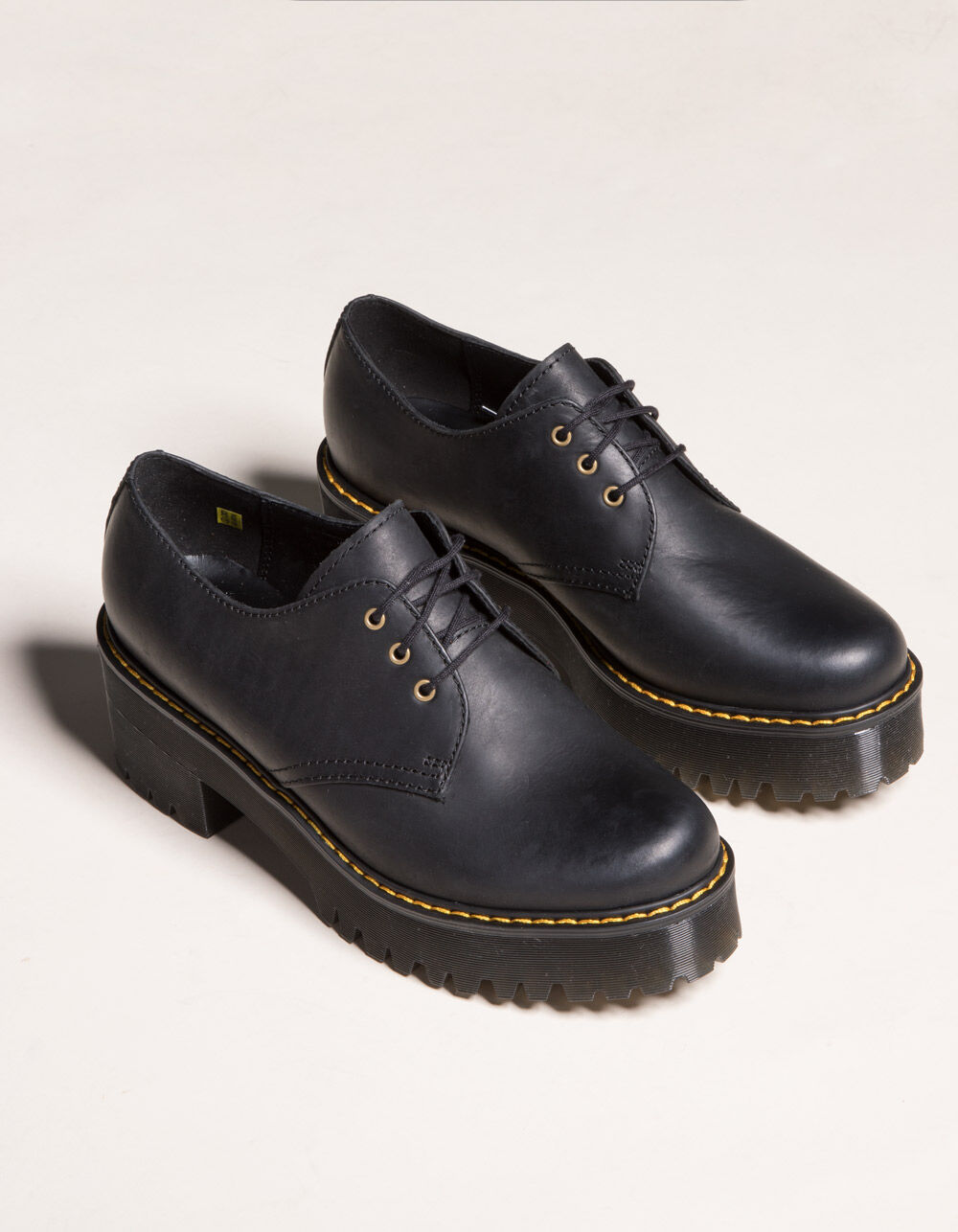 DR. MARTENS Shriver Low Womens Platform Lug Shoes - BLACK | Tillys