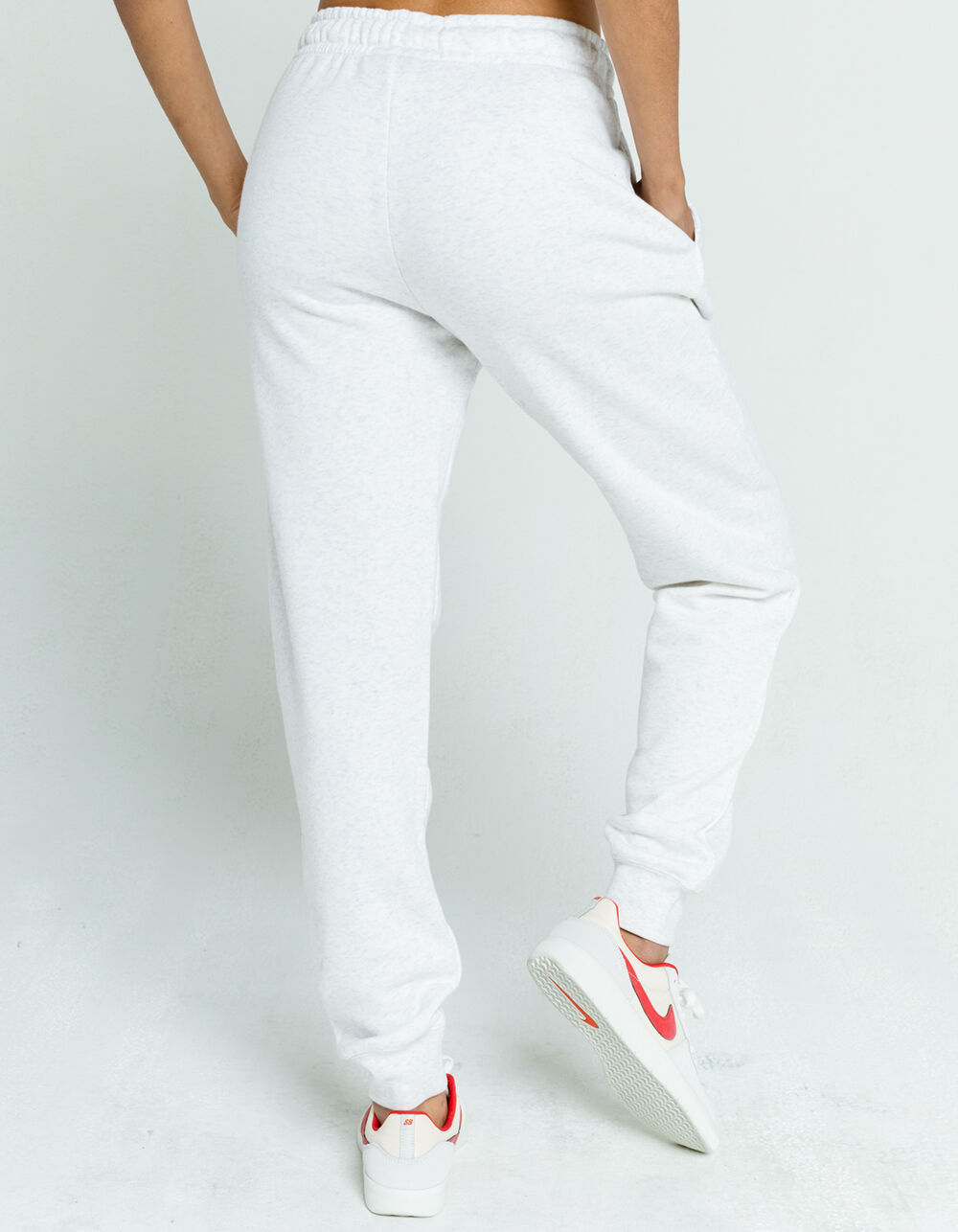 NIKE Sportswear Essential Womens Slim Jogger Sweatpants