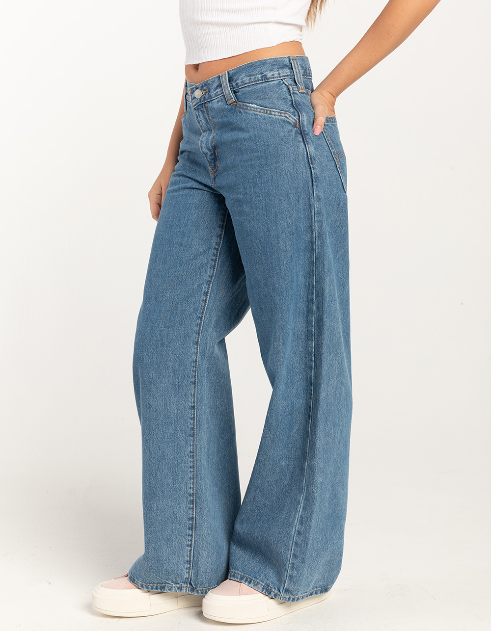 LEVI'S 94 Baggy Wide Leg Womens Jeans - Take Chances - MEDIUM WASH | Tillys
