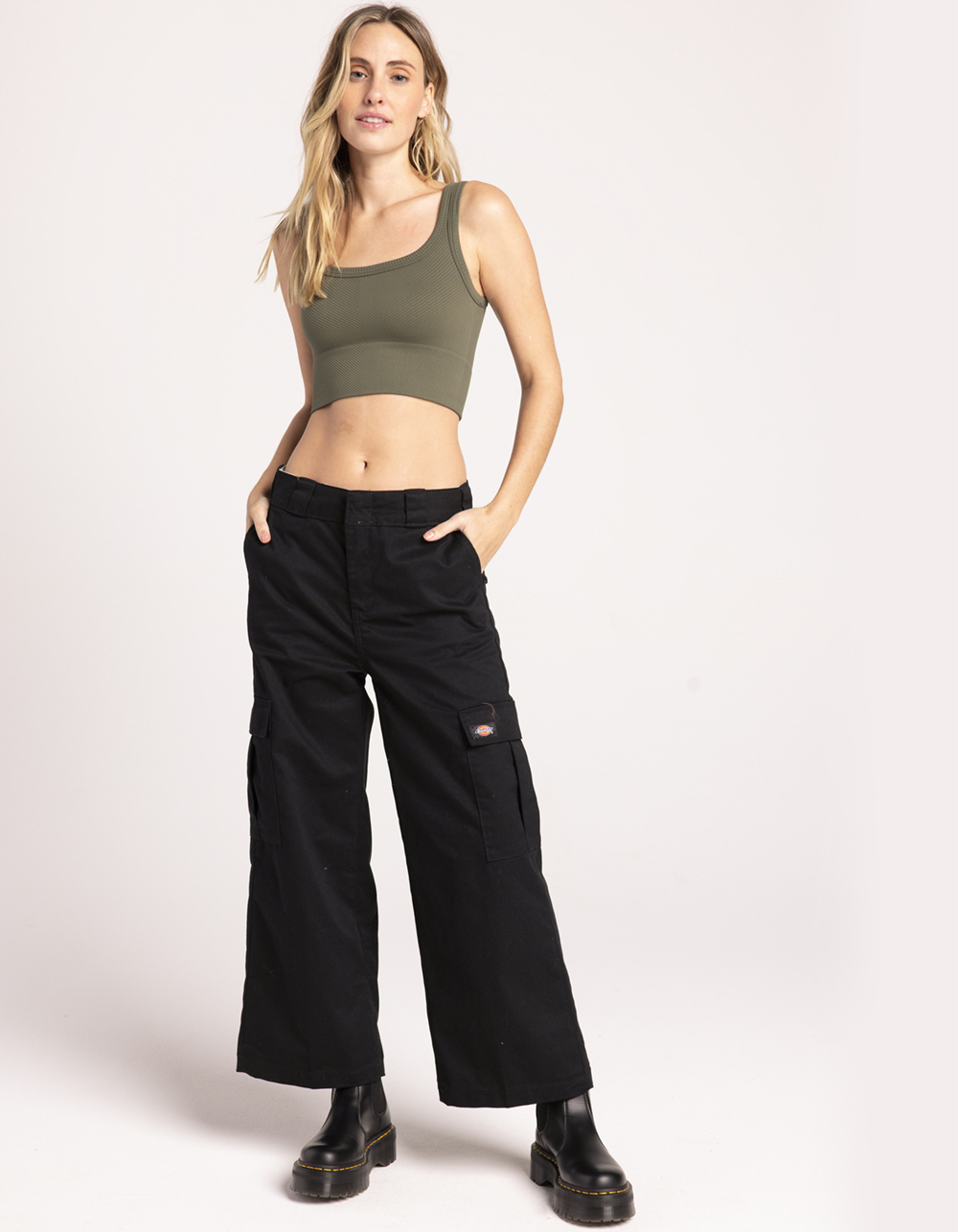 Share 78+ cropped cargo pants womens best - in.eteachers