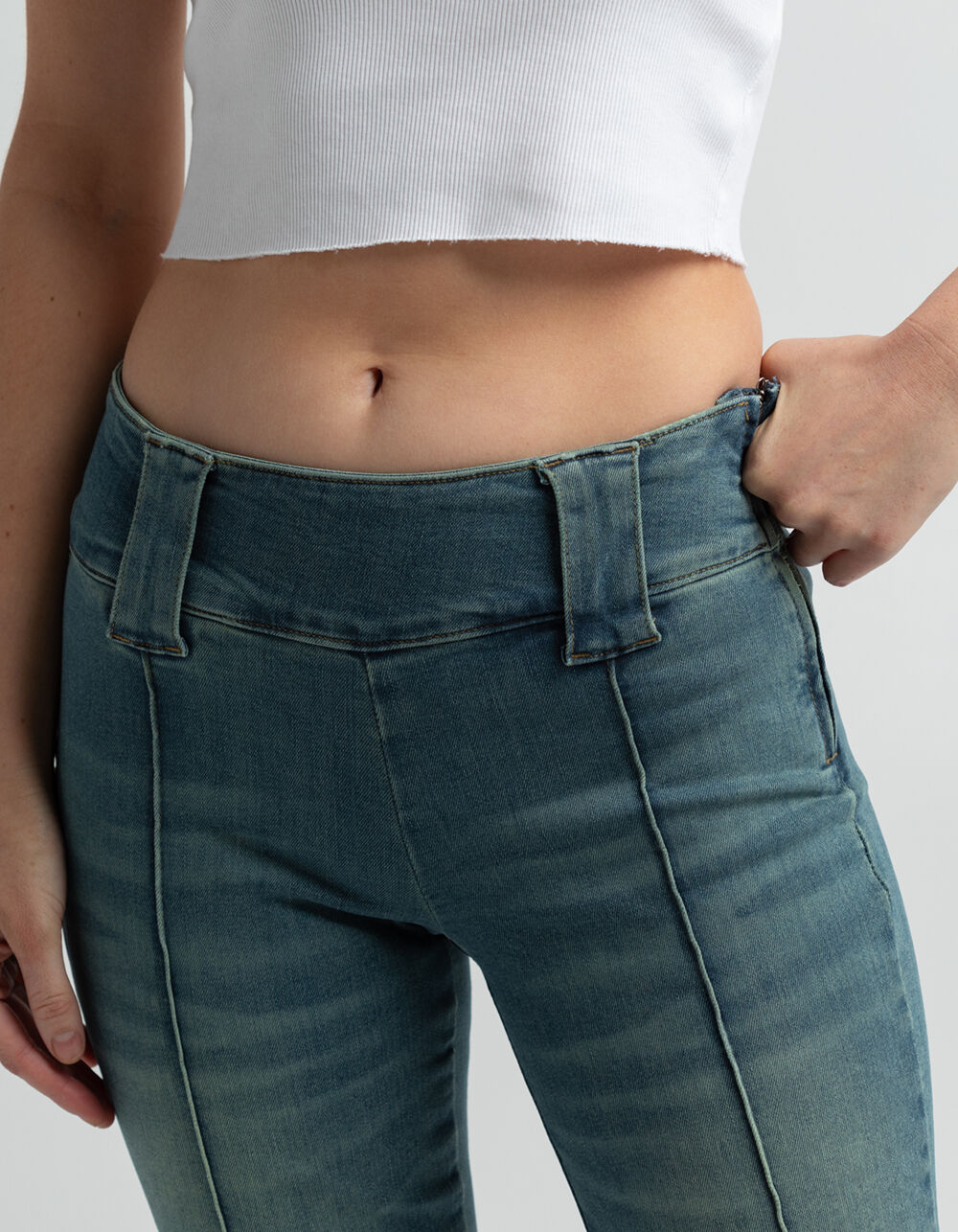 A Guide To Buying Baggy Flare Jeans At Urban Outfitters