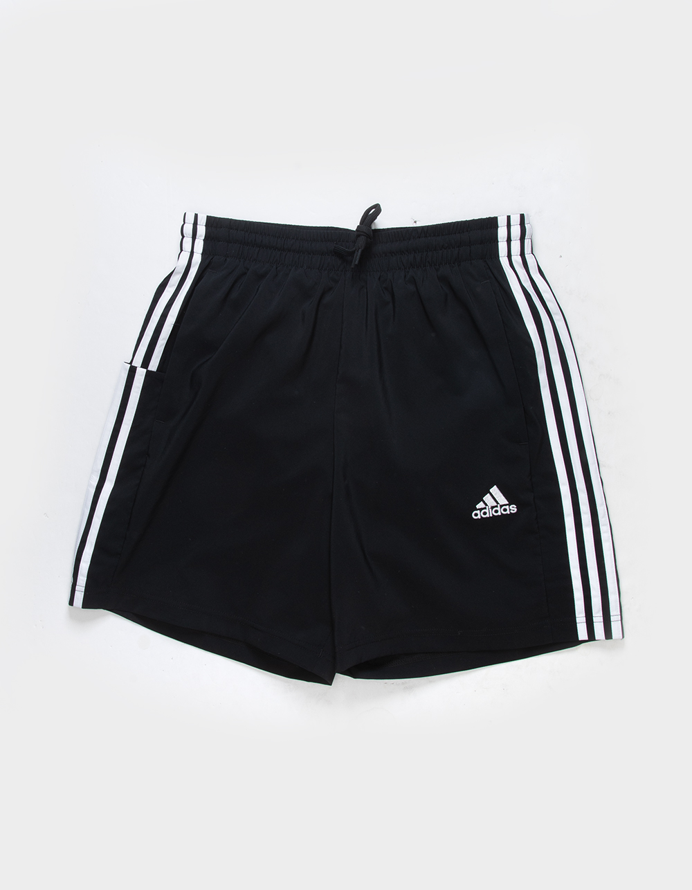 podar panorama rizo ADIDAS Aeroready Essentials Chelsea 3-Stripes Mens Shorts - BLACK | Tillys