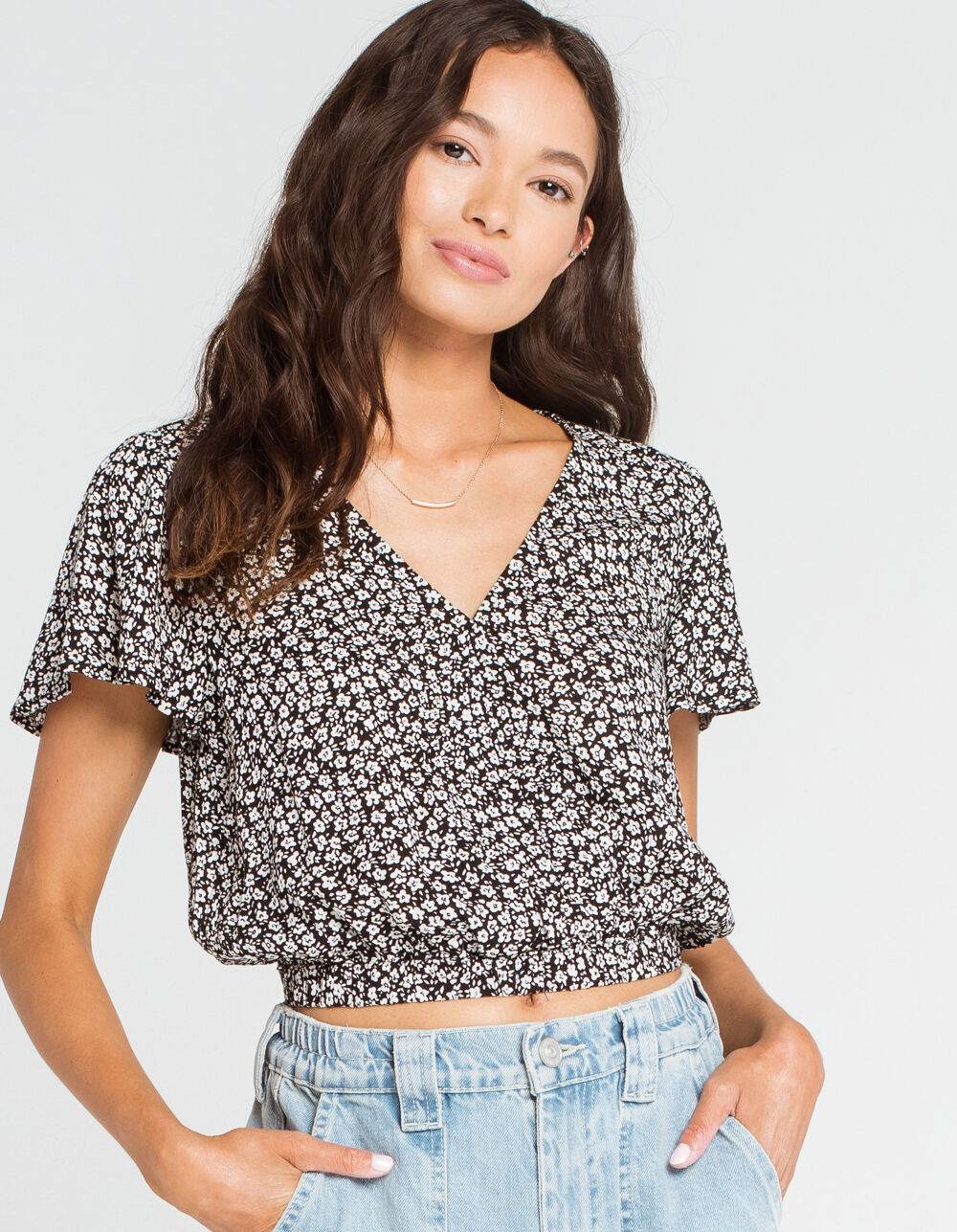 SKY AND SPARROW Flutter Sleeve Womens Wrap Top - BLACK/WHITE | Tillys