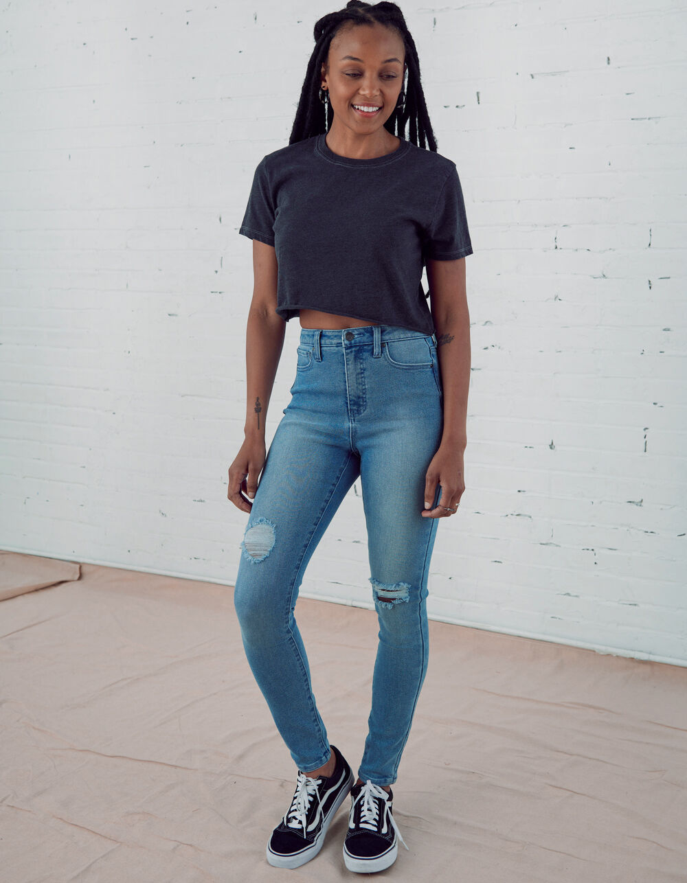 Buy Quassia Women's Black Skinny Fit Low Rise Clean Look